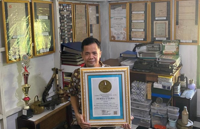 
					Surya Utama, Kolektor Ijazah Kuno Raih Penghargaan dari LEPRID