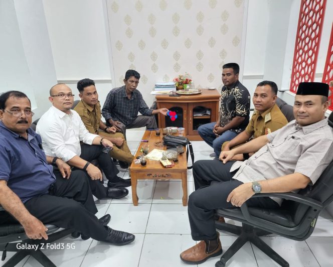
					Merindukan Jalan Diaspal, Tokoh Masyarakat Gampong Curhat ke Wakil Rakyat
