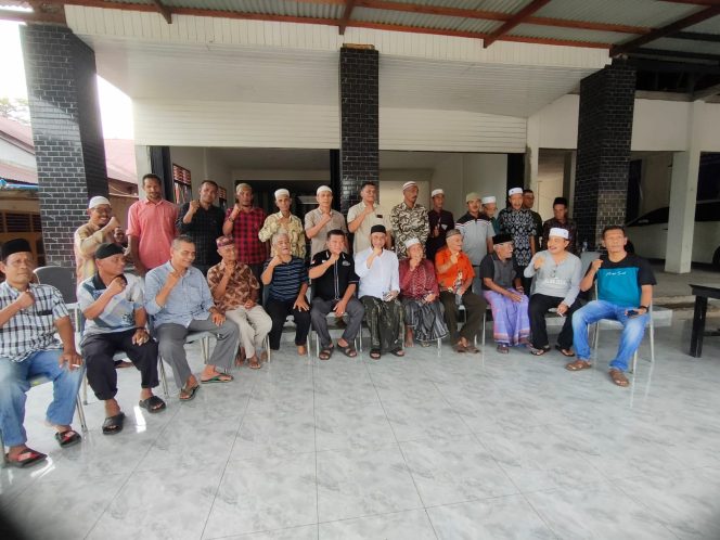 
					Tokoh dan Keluarga Besar Tgk Chik Dikulu Nyatakan Sikap Paslon AMAN Layak Pimpin Nagan Raya Periode 2024-2029