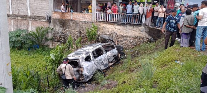 
					Breaking news: Usai Isi Minyak, Mobil Toyota Calya Terbakar Tiba-tiba Saat Dikemudikan