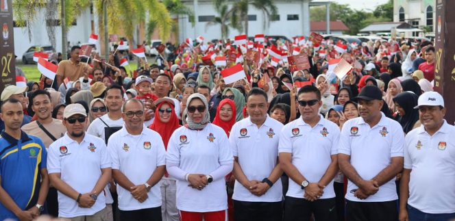 
					Ribuan Masyarakat Ikut Meriahkan Jalan Sehat Bersama KIP Nagan Raya