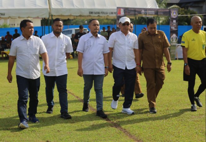 
					Buka Turnamen HUT Pemuda Ujong Fatihah Ketua DPRK Turut Dampingi Dirut MJD 