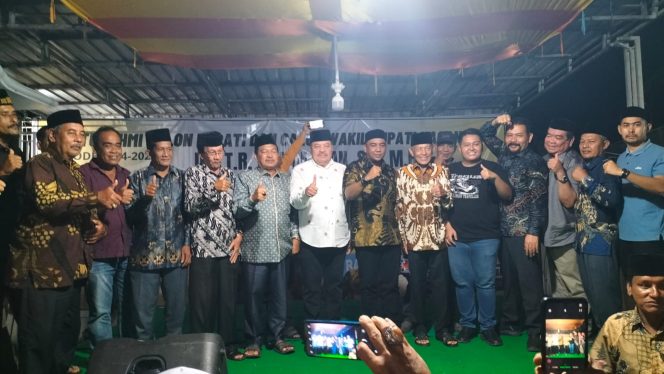
					Ribuan Pendukung TRK-Sayang Tumpah Ruah