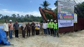 Tim Pendamping Kejari Aceh Barat Tinjau pembangunan jembatan Alue Tampak, Kecamatan Kaway XVI, Kabupaten Aceh Barat Kamis (12/9/2024) foto/Dok /PUPR