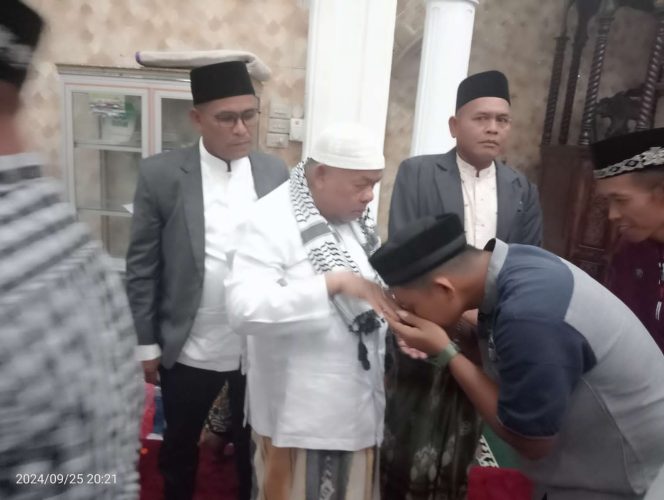 
					Abdul Hamid Apong Hadiri Pengajian dan Maulid Nabi Muhammad SAW 