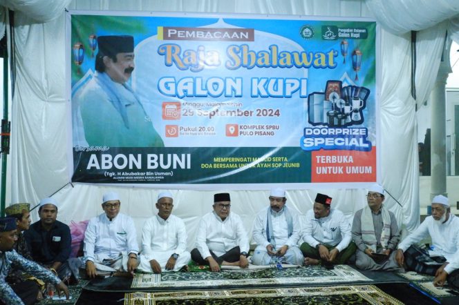 
					Bustami-Syech Fadhil Hadiri Doa Bersama untuk Almarhum Tu Sop di Galon Kupi
