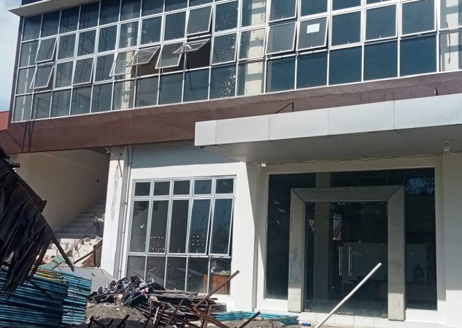 
					PUPR Aceh Barat Lakukan Renovasi Gedung Aula Tempat Pertemuan Masyarakat