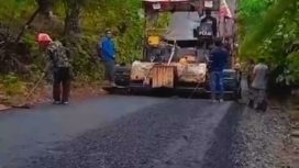 Pengaspalan jalan Pulo Tengeuh- Jambak Sikundo, Kecamatan Panteu Cereumen, Aceh Barat Kamis (3/10/2024) foto/dok PUPR