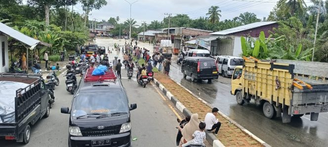 
					Jalur Meulaboh-Tapaktuan Tak Bisa dilewati, Petugas Berlaku Jalur Buka-Tutup di Nagan Raya 