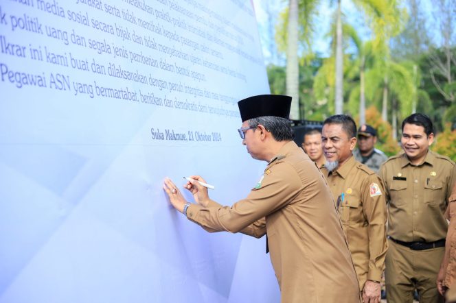 
					Pj Bupati Nagan Raya Pimpin Apel Netralitas ASN di Pilkada 2024