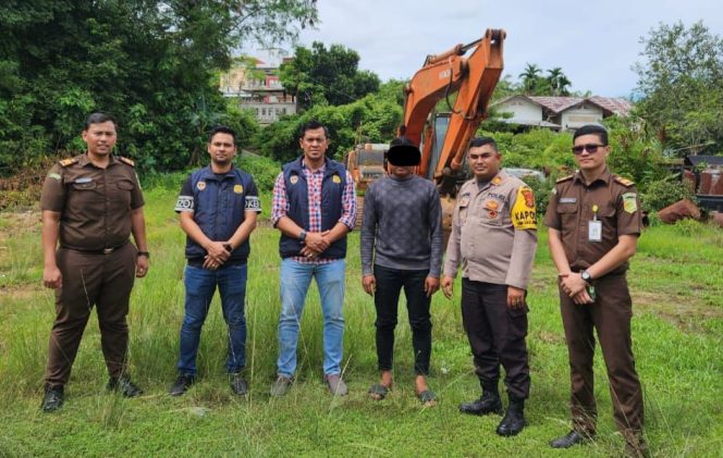
					Penyidik Polda Aceh Serahkan Pelaku dan Barang Bukti Tambang Ilegal ke Jaksa