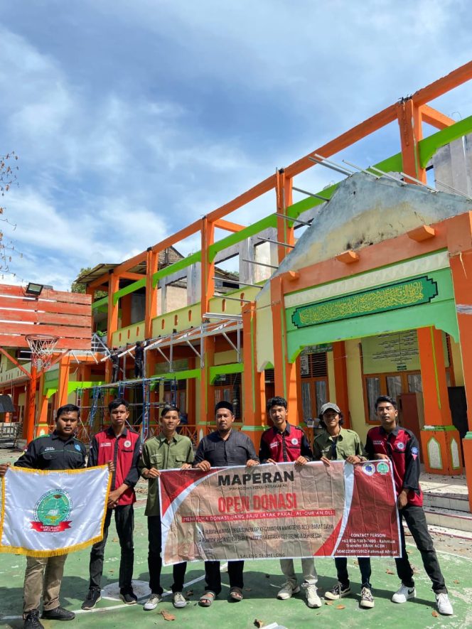 
					GAPELMADYA dan HIMASOS Serahkan Donasi Kebakaran
