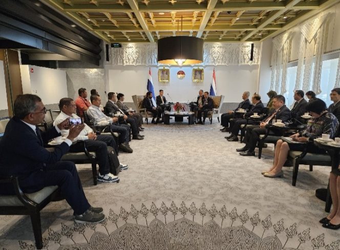 
					Pertemuan Strategis : Muzakir Manaf dan Ketua Parlemen Thailand Bahas Kerja Sama