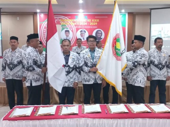 
					Almunzir Terpilih Kembali Pimpin PGRI Aceh Periode 2024-2029