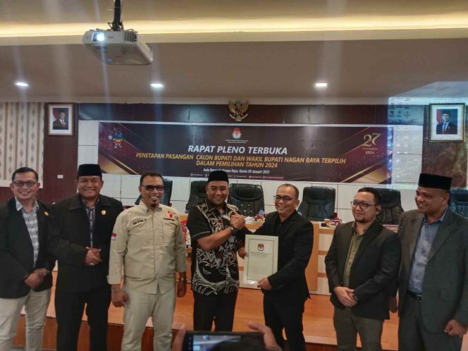 
					KIP Nagan Raya Tetapkan Paslon TRK-Sayang Sebagai Pemenang Pilkada