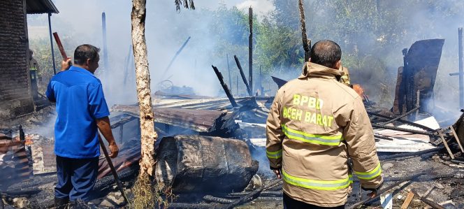 
					Satu Unit Rumah di Aceh Barat Ludes Terbakar