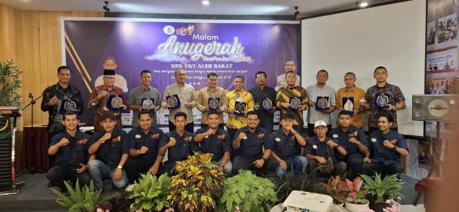
					Malam Anugerah Peringatan HPN ke 79, DPD SWI Aceh Barat Hadiahkan Pin Emas 11 Nominator