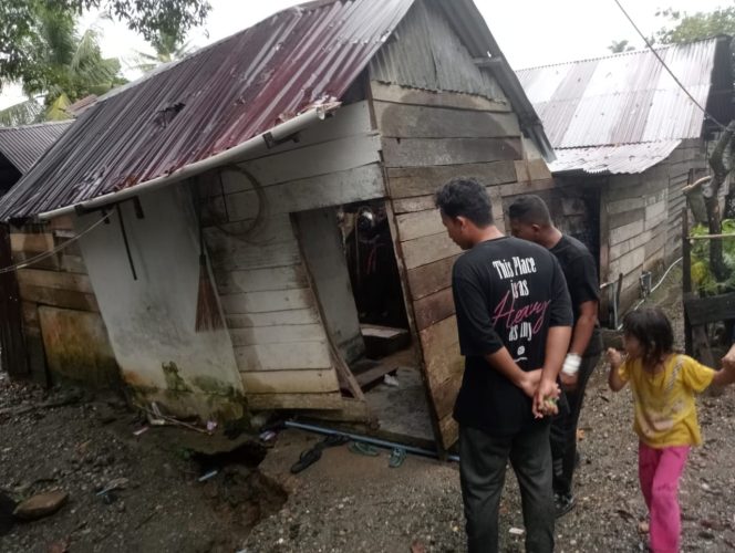 
					Akibat Erosi, 8 Rumah Warga Di Aceh Barat Nyaris Ambruk