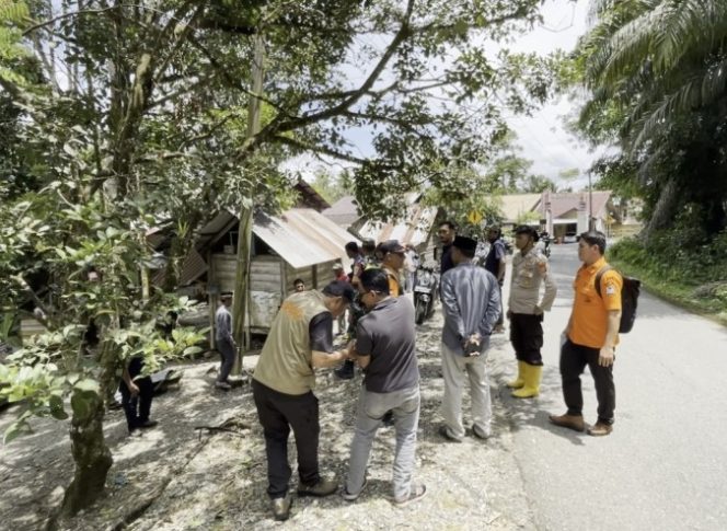 
					PUPR Aceh Barat Lakukan Survey di Meutulang, Sumber Foto/Jabtoday.co