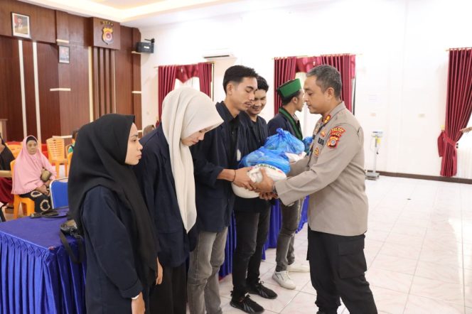 
					Polres Nagan Raya Gelar Baksos dalam Rangka Mendukung Astacita dan Menyambut Bulan Suci Ramadhan