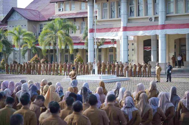 
					Wabup Nagan Raya Raja Sayang Pimpin Apel Gabungan Perdana