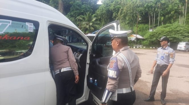 
					Ramp Check, Satlantas Polres Aceh Selatan bersama Dishub Gelar OPS Keselamatan Seulawah 2025