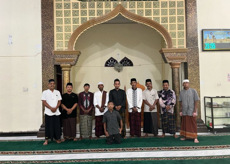 Team Safari Dakwah Bulan Ramadhan PC Perti Nagan Raya Bersama Masyarakat sekitar,. Ist foto :ikhsan