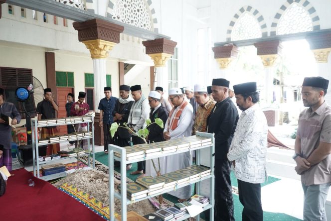 
					Bupati Abdya Safaruddin Takziah Ke Kediaman Almarhum Abu Kuta Krueng