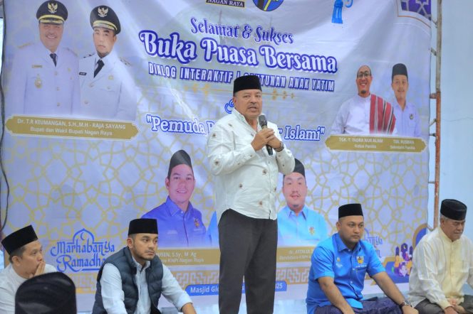 
					Bupati Nagan Raya memberi sambutan dalam Acara Buka Puasa bersama dengan pemuda,. Foto: ist