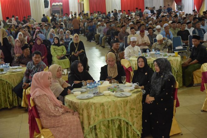 
					Bupati dan Wakil Bupati Asel Gelar Buka Puasa Bersama dengan Para Tim Pemenangan MANIS di Rumoh Agam