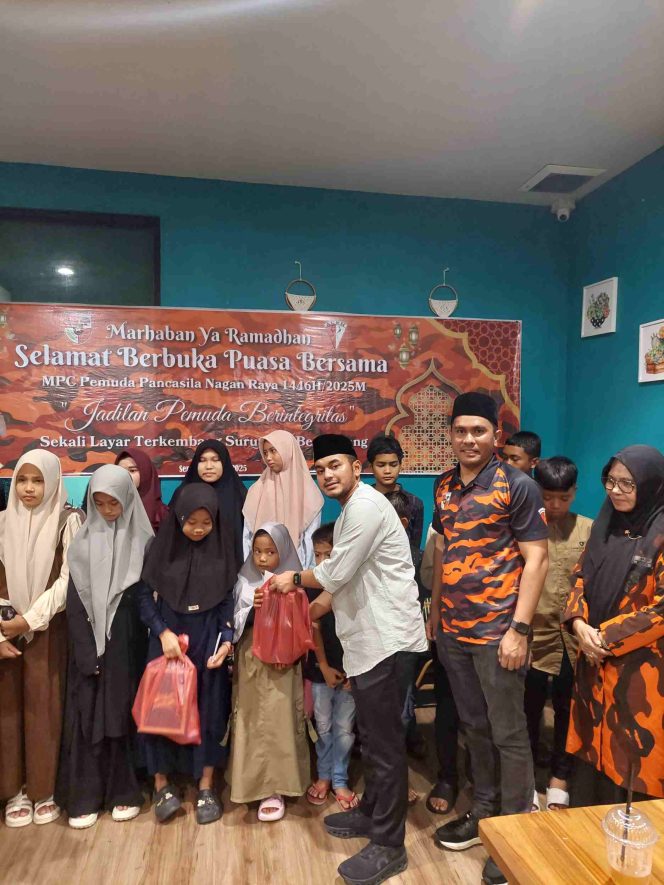 
					Pemuda Pancasila Kabupaten Nagan Raya Gelar Buka Bersama, Santunan Yatim dan Berbagi Takjil Kepada Pengguna Jalan, Senin, 24/3/2025 | Foto : ikhsan