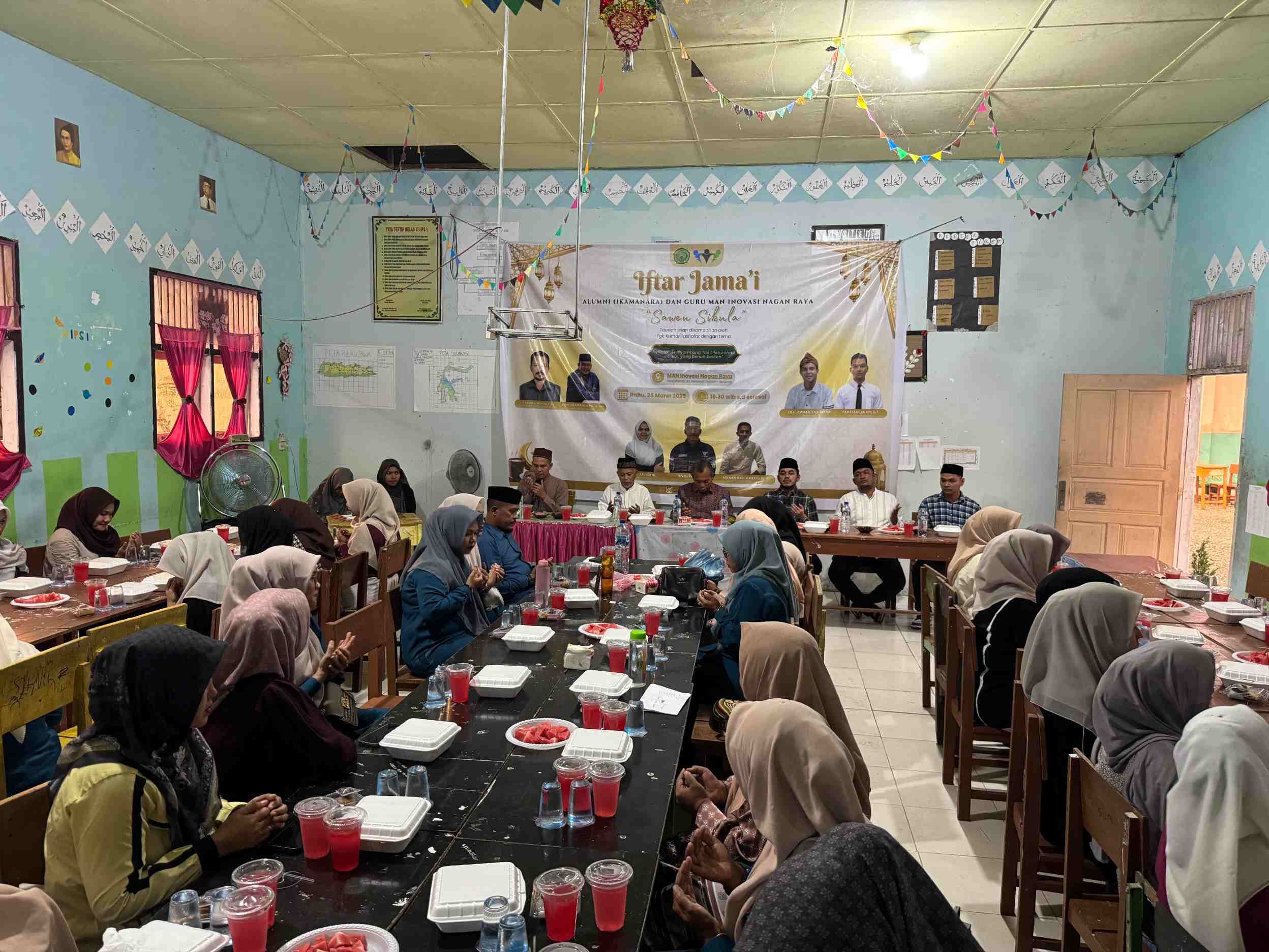 Buka puasa Ikamanara dan dewan Guru serta siswa-siswi Man Inovasi Nagan Raya
