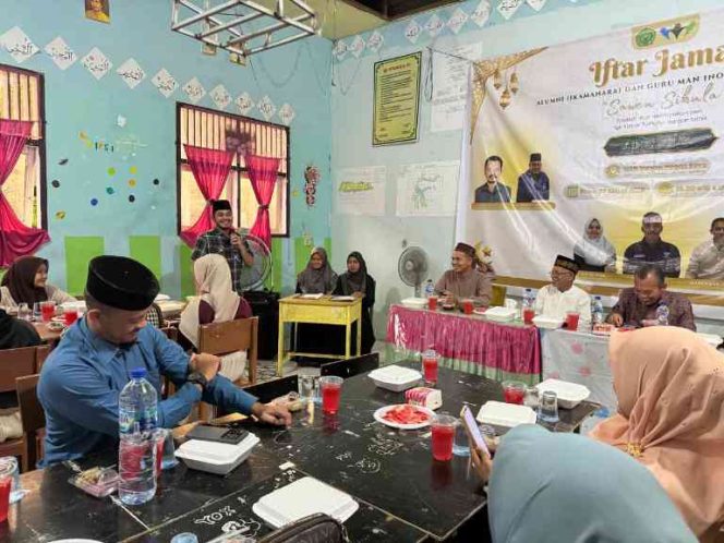 
					Ketua DPRK Nagan Raya Muhammad Rizki Ramadhan dalam sambutannya Bersama Ikamanara,. Rabu, (26/3/2025) . | foto : ikhsan