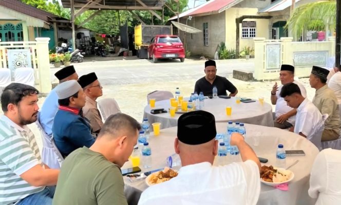 
					Wakil Bupati Nagan Raya Raja Sayang menggelar open house di kediaman beliau, Selasa (1/4/2025) |  foto : ist