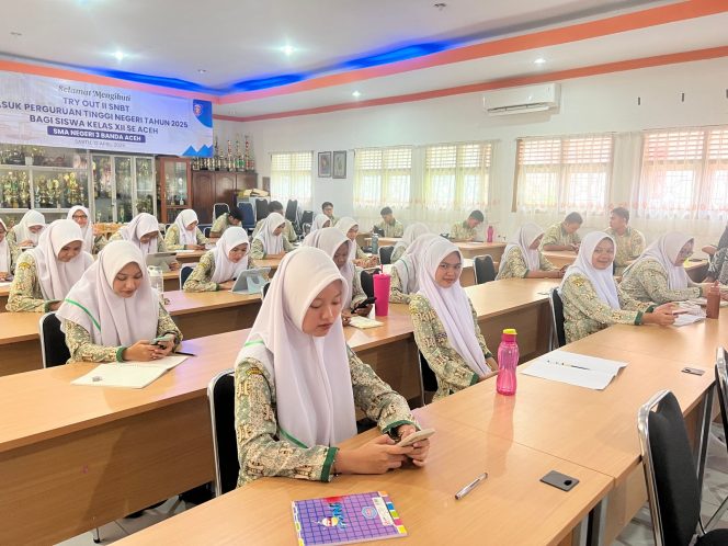 
					Siswa SMA Negeri 3 Banda Aceh Raih Nilai Tertinggi Try Out SNBT Tahun 2025 