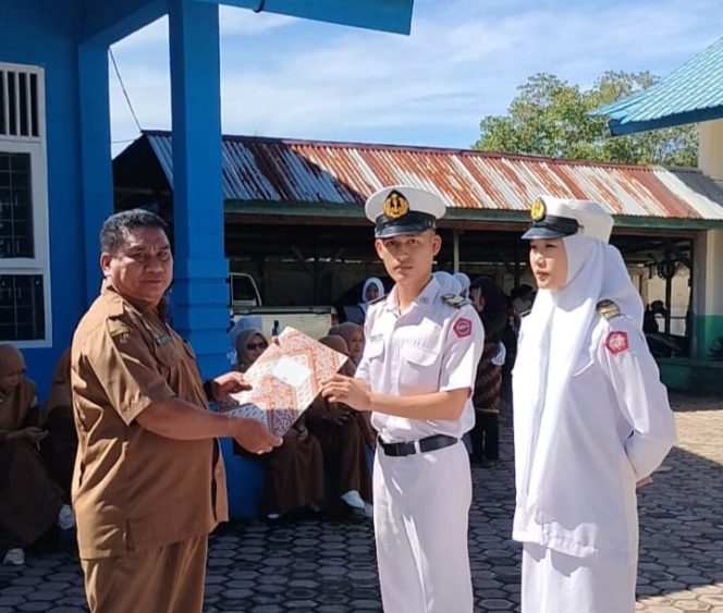 
					Momen Akhir Sekolah Kelas Tiga, SMKN 1 Labuhanhaji Umumkan Dua Siswa Terbaik