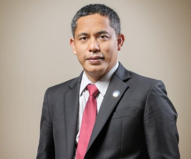 
					Lulus Predikat Cumlaude, Kadis PUPR Resmi Sandang Gelar Magister Hukum