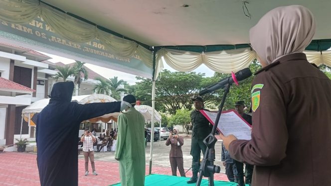 
					Terpidana Kasus Jarimah Maisir di Nagan Raya Dicambuk Sebanyak 10 kali