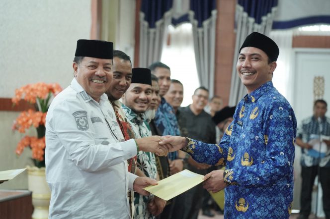 
					Bupati Nagan Raya Serahkan SK Pengangkatan kepada 138 CPNS Formasi Tahun 2024