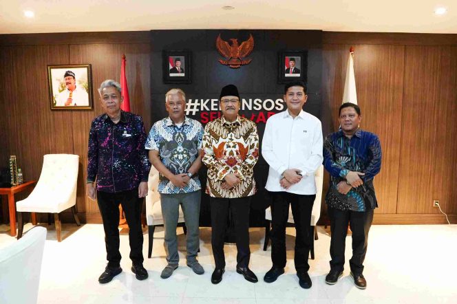 
					Berkunjung Ke Kementerian Sosial RI, Bupati Aceh Selatan Disambut Mensos dan Wamen