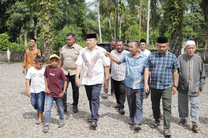 
					Bupati TRK Dalam Kunjungi ke Desa Alue Siron dan Tinjau Infrastruktur, Senin (12/5/2025). | foto : ist