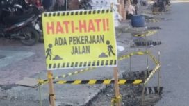 PUPR Aceh Barat Perbaiki Jalan Teuku Umar Meulaboh, Sabtu (5/7/2025) foto/ist