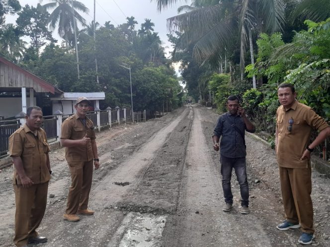 
					PUPR Aceh Barat Lakukan Peningkatan Jalan Alue Bagok- Alue Batee, Kecamatan Woyla Barat, Kabupaten Aceh Barat, Senin (7/7/2025) 
foto/ist