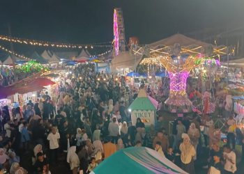 Meskipun Hujan Gerimis, Masyarakat Nagan Raya Padati Arena Pasar Malam