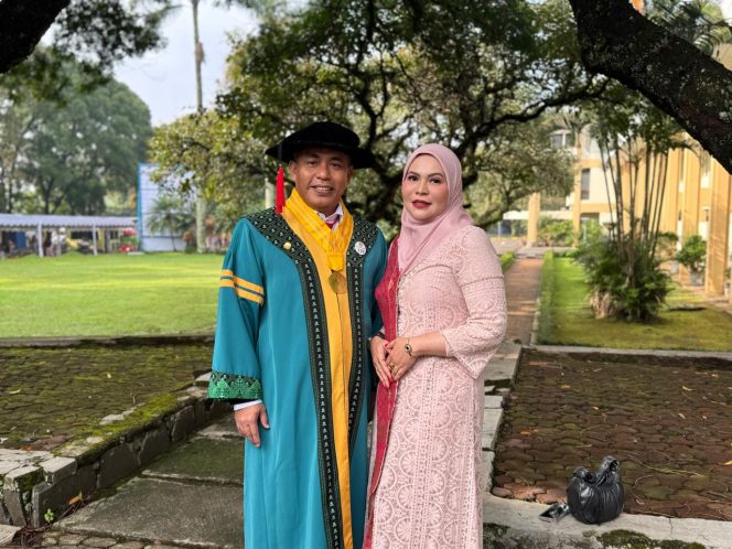 
					Dr.Kurdi Raih Gelar MH Predikat Cum Laude, Berikut Sekilas Profilnya dan Tangung jawab yang Diemban