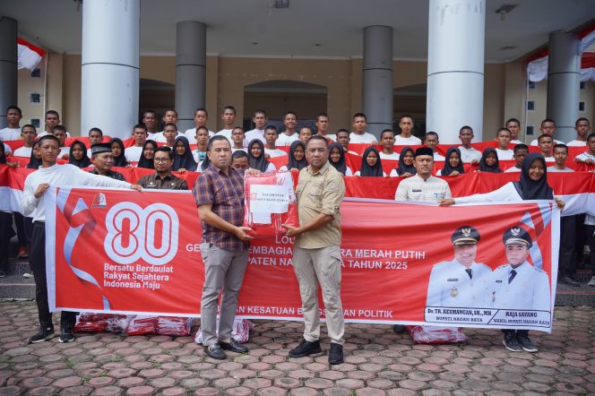 
					Semarakkan HUT Ke-80 RI, Wabup Nagan Raya Serahkan Ribuan Bendera Merah Putih