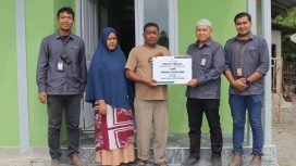 PT BEL Serahkan RLH untuk Keluarga Husaini di Gampong Lhok Padang. Jum'at (15/8/2025). | Foto : Ist