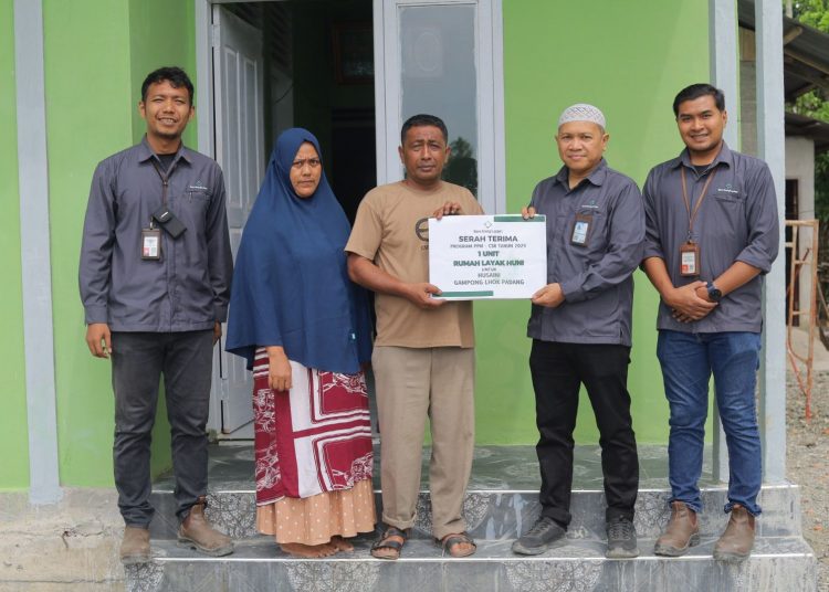 PT BEL Serahkan RLH untuk Keluarga Husaini di Gampong Lhok Padang. Jum'at (15/8/2025). | Foto : Ist
