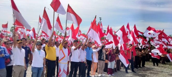 
					Sangat Meriah, Ribuan Bendera Merah Putih Berkibar di Alun alun Suka Makmue