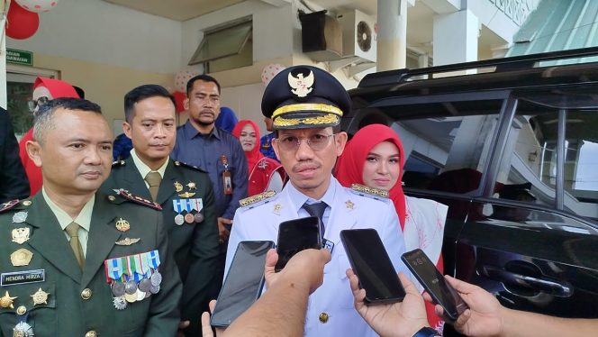 
					Tingkatkan Pelayanan Rujukan, Pemkab Aceh Barat Akan Tambah 4 Unit Armada Ambulans